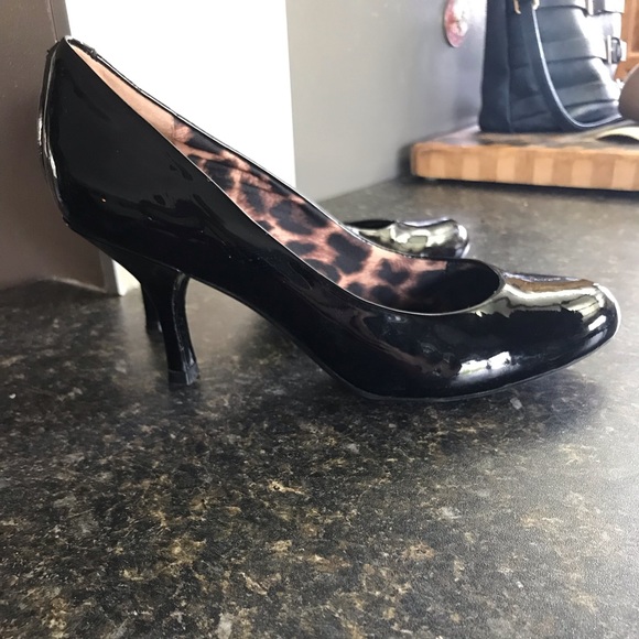 Patent leather pumps - Picture 1 of 3